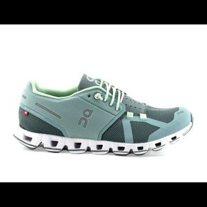 Spray/Sea On Cloud Running Shoes Size 6